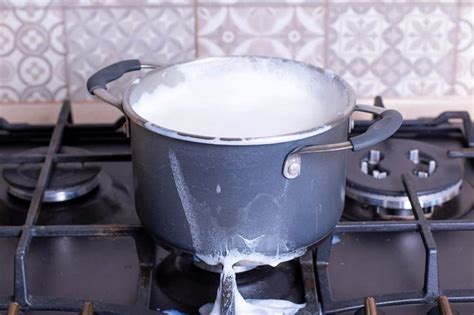 How To Clean Burnt Milk From Your Stove Top | Shiny Clean Kitchen