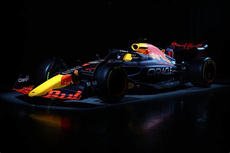 Red Bull Reveals Its RB18 Livery And Norris Extends His Mclaren Contract