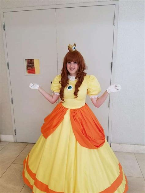 Incredible Adult Princess Daisy Costume (love this!) - Costume Yeti