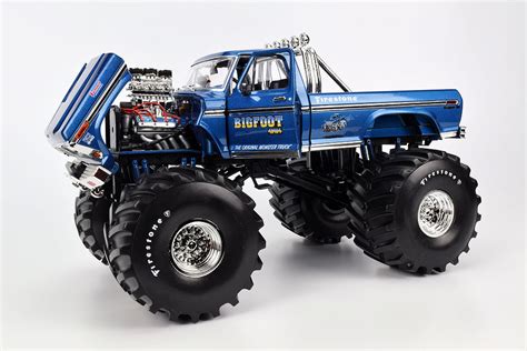 REVIEW: GreenLight Bigfoot #1 Ford F-250 Monster Truck w/ 66" Tires ...