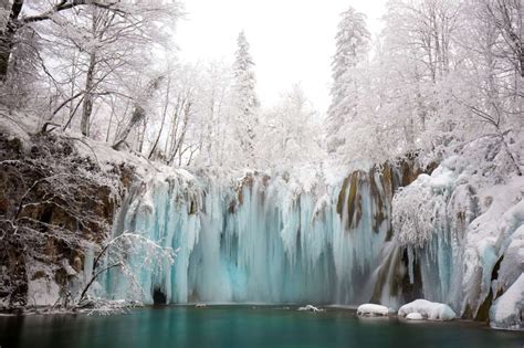 35 Winter Wonderlands Around the World in 2020 | Waterfall photography ...