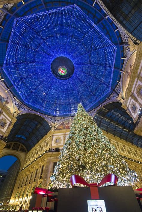 Milan Galleria Vittorio Emanuele II in Christmas Time | Christmas in ...