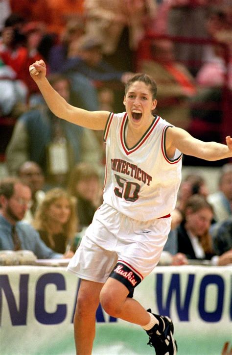 Lobo recognized for her great impact on women's basketball | Uconn ...