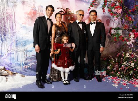 Andrea Bocelli, Matteo Bocelli y familiares asistieron al estreno ...