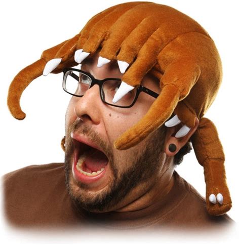 Half-Life Headcrab Hat - GeekAlerts