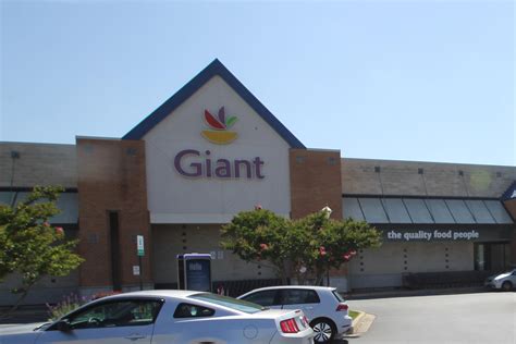 Giant Food, 625 Hungerford Dr, # Rockvill, Rockville, MD - MapQuest