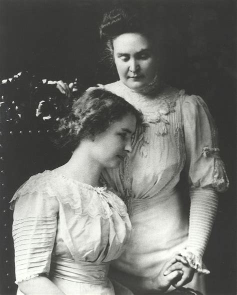 Black and White Portrait of Helen Keller and Anne Sullivan | Helen keller, Anne sullivan, Women ...