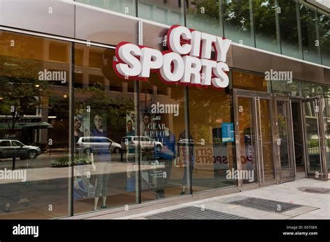 City Sports storefront - Washington, DC USA Stock Photo - Alamy