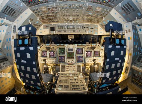 Space shuttle atlantis cockpit hi-res stock photography and images - Alamy