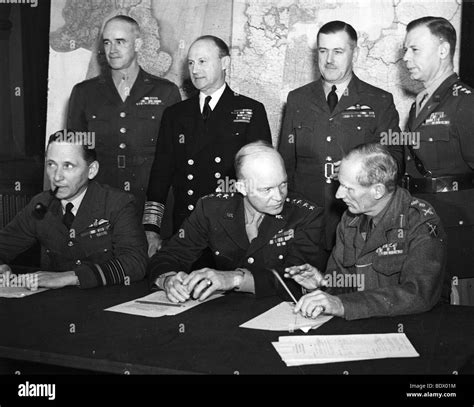 Operation overlord general d d eisenhower Black and White Stock Photos & Images - Alamy