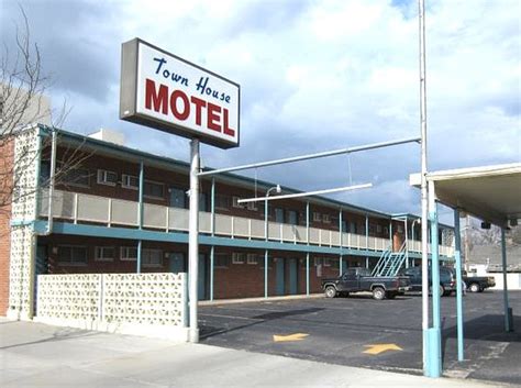 TOWN HOUSE MOTEL - Reviews (Arkansas City, KS)