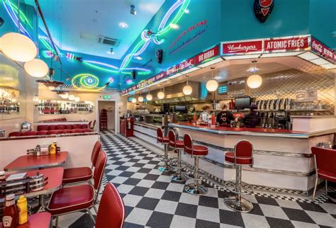 Ed's Easy Diner on Twitter | Diner aesthetic, Diner decor, Vintage diner