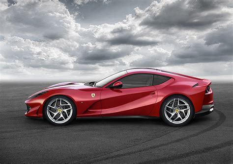 FERRARI 812 Superfast Specs & Photos - 2017, 2018, 2019, 2020, 2021, 2022, 2023, 2024 ...