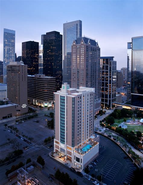 Embassy Suites Houston Downtown in Houston | Best Rates & Deals on Orbitz