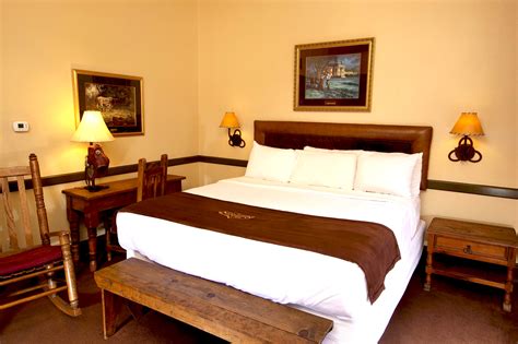 Rooms & Suites - Stockyards Hotel