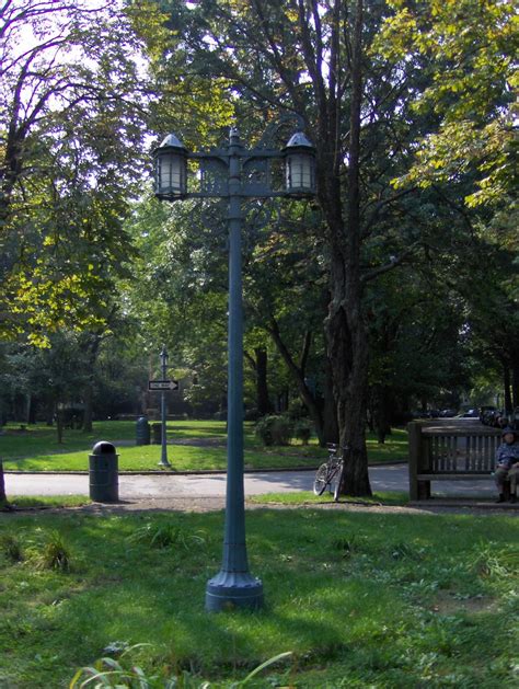 Lamp Post on Greenway Terrace | Lamp Post on Greenway Terrac… | Flickr