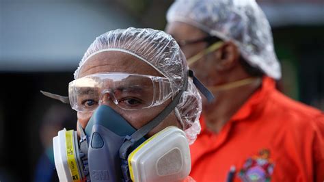 Coronavirus: U.S. stocked N95 face masks instead of reusable respirators