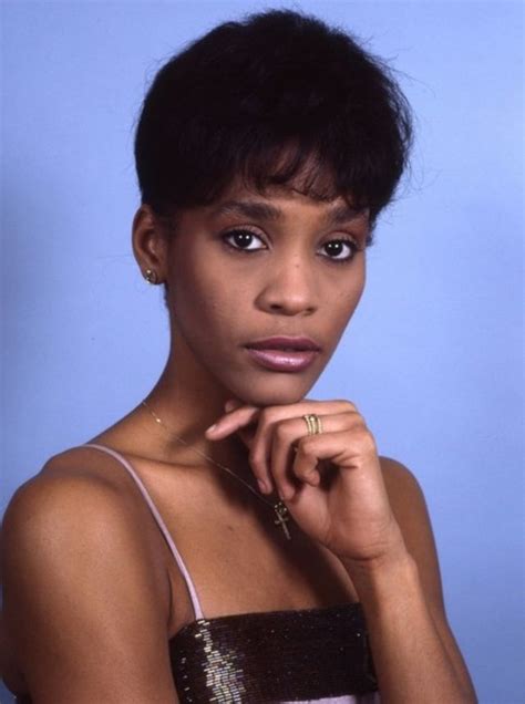 40 Rare and Stunning Photographs of a Young and Beautiful Whitney ...