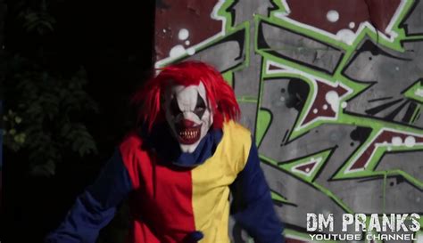 Creepy Clowns Sightings Scare Prank: Killer Clown Scare Pranks ...