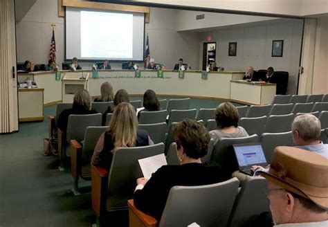 Huntsville ISD board votes to extend superintendent's contract | Local ...