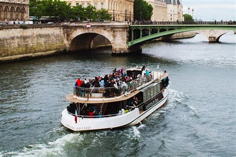 Seine River Cruise With Commentary One Hour Seine Cruise