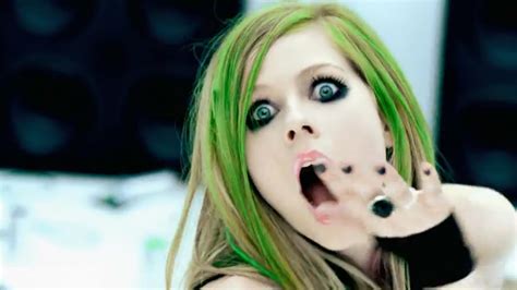 Smile - Avril Lavigne Image (24365106) - Fanpop