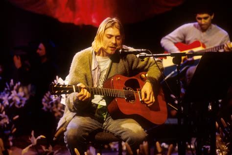 Nirvana: i 25 anni di "MTV Unplugged in New York", un disco che profuma di legno e di gigli | TV ...