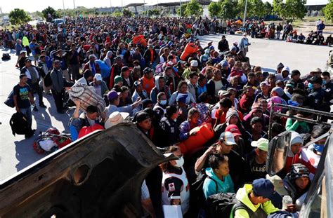 Migrant caravan arrive at Mexico-US border city