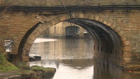 Elland Bridge flood damage: Government awards £5m towards rebuilding - BBC News