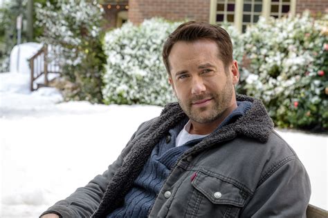 Niall Matter as Ian McAndrick on Finding Father Christmas | Hallmark Movies and Mysteries