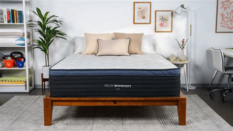 Helix Midnight Luxe vs DreamCloud Premier - Mattress Buzz Reviews