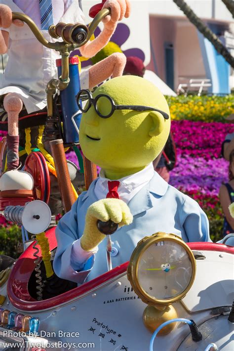 Dr Bunsen Honeydew at Disney Character Central