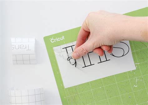 How to Make Vinyl Labels with a Cricut | A Comprehensive Guide