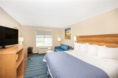 Days Inn & Suites by Wyndham Kearney | Kearney, NE Hotels