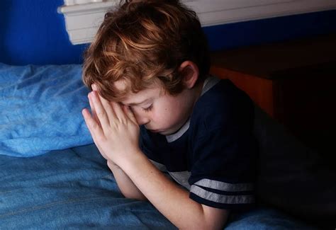 15 Best Night-Time Prayers for Children and Their Benefits