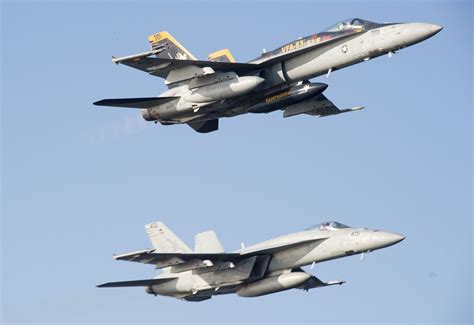 Finally, the F/A-18 Hornet compared with the Super Hornet, side by side ...