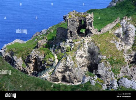 Kinbane Castle 5km from Ballycastle Stock Photo: 71122231 - Alamy