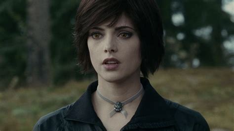 Twilight’s Ashley Greene Reflects On ‘Drama’ From The Set | Cinemablend