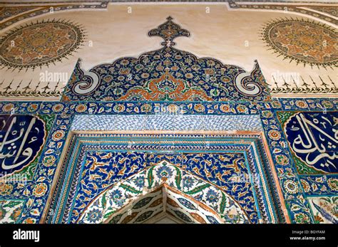 Iznik tiles in Selimiye Mosque, Edirne Turkey Stock Photo - Alamy