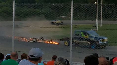 Trailer Race - Galesburg Speedway July 22 2023 - YouTube