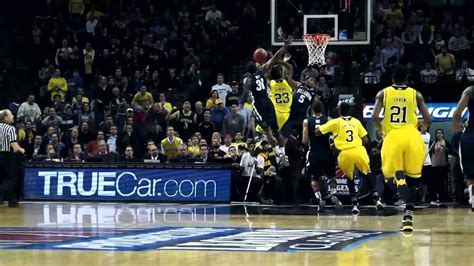 Villanova Basketball Highlights: vs. #18 Michigan - YouTube