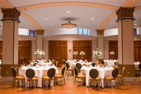 Stambaugh Auditorium Wedding with Classic, Neutral Details