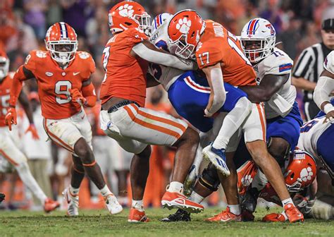 Clemson Football: Tigers remain 5th in AP Poll despite criticism