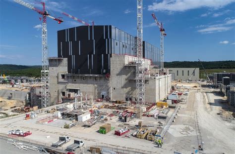 ⚡️ Construction of the ITER fusion reactor started in France