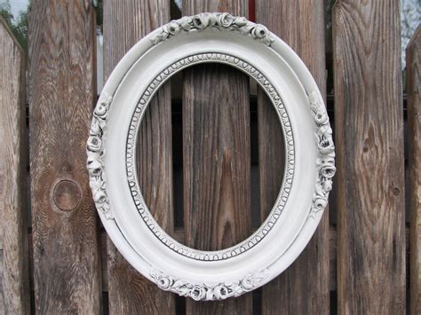 Vintage Antiqued White Oval Ornate Frame | Ornate frame, Oval picture frames, Antiques