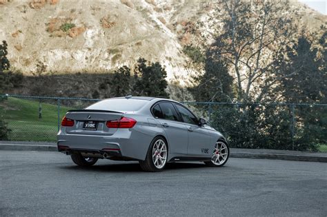 BMW 3-Series Shows Off Custom Wheels With Contrasting Red Center Caps ...