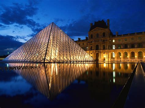 Online crop | The Louvre Museum in Paris France during nighttime HD ...