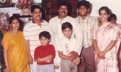 Allu Arjun childhood with family | Veethi