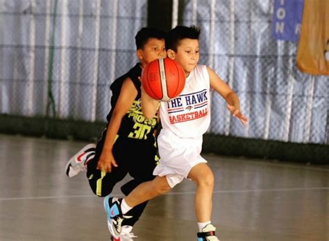 Potret Gio Rompies, Anak Bungsu Vincent saat Bermain Basket