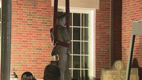 Rockdale County removes Confederate monument from courthouse | FOX 5 Atlanta